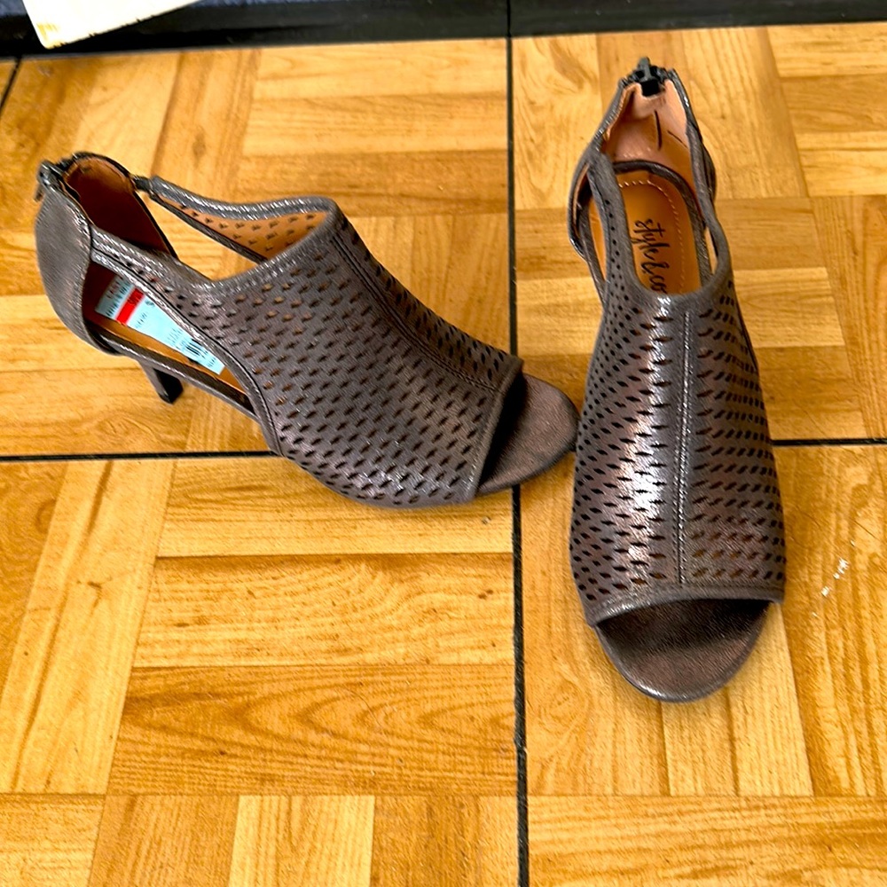 Style and company metallic braided heels woven size 6 1/2.